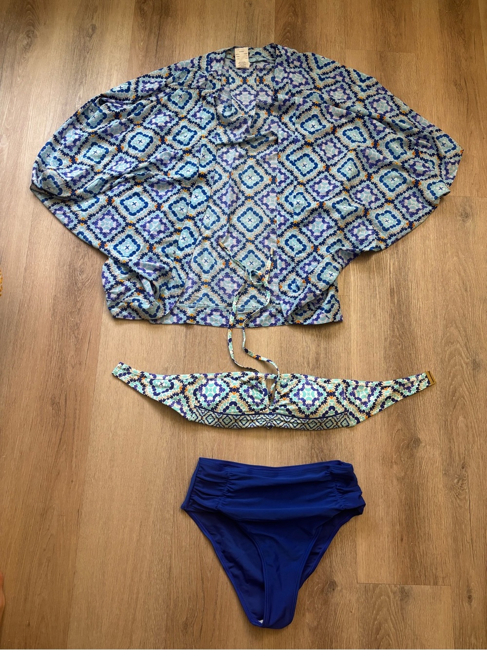 Laundry By Shelli Segal Blue Multi-Pattern Bikini + Cover-Up Set